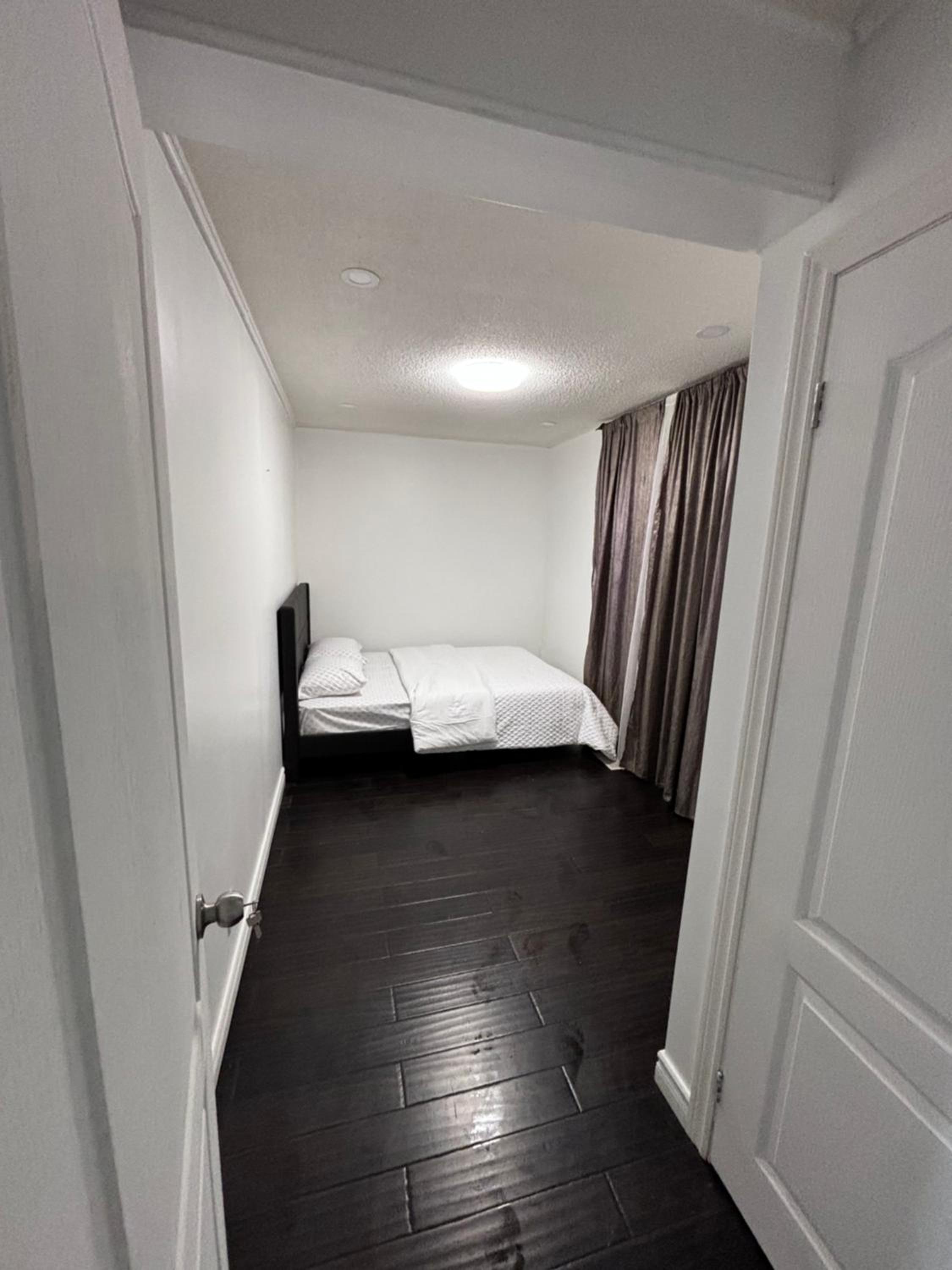 Entire bungalow, full privacy, free parking