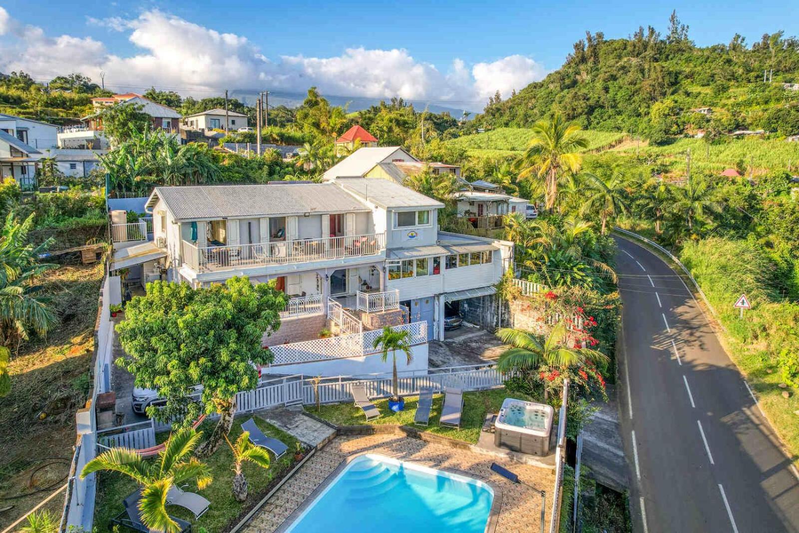Villa Couleurs du Sud Sauvage view 2