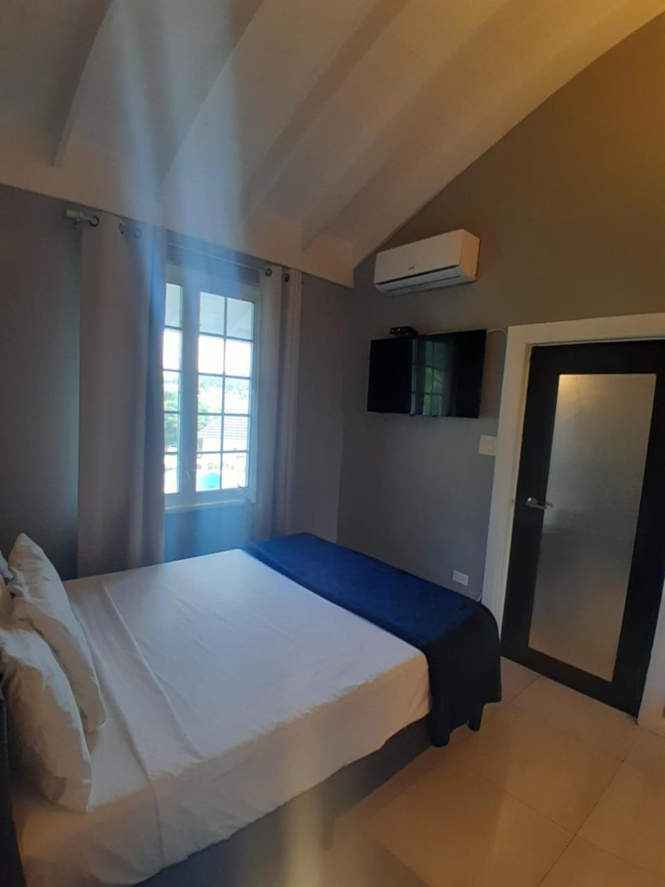 Beach One Bedroom 26 view 3