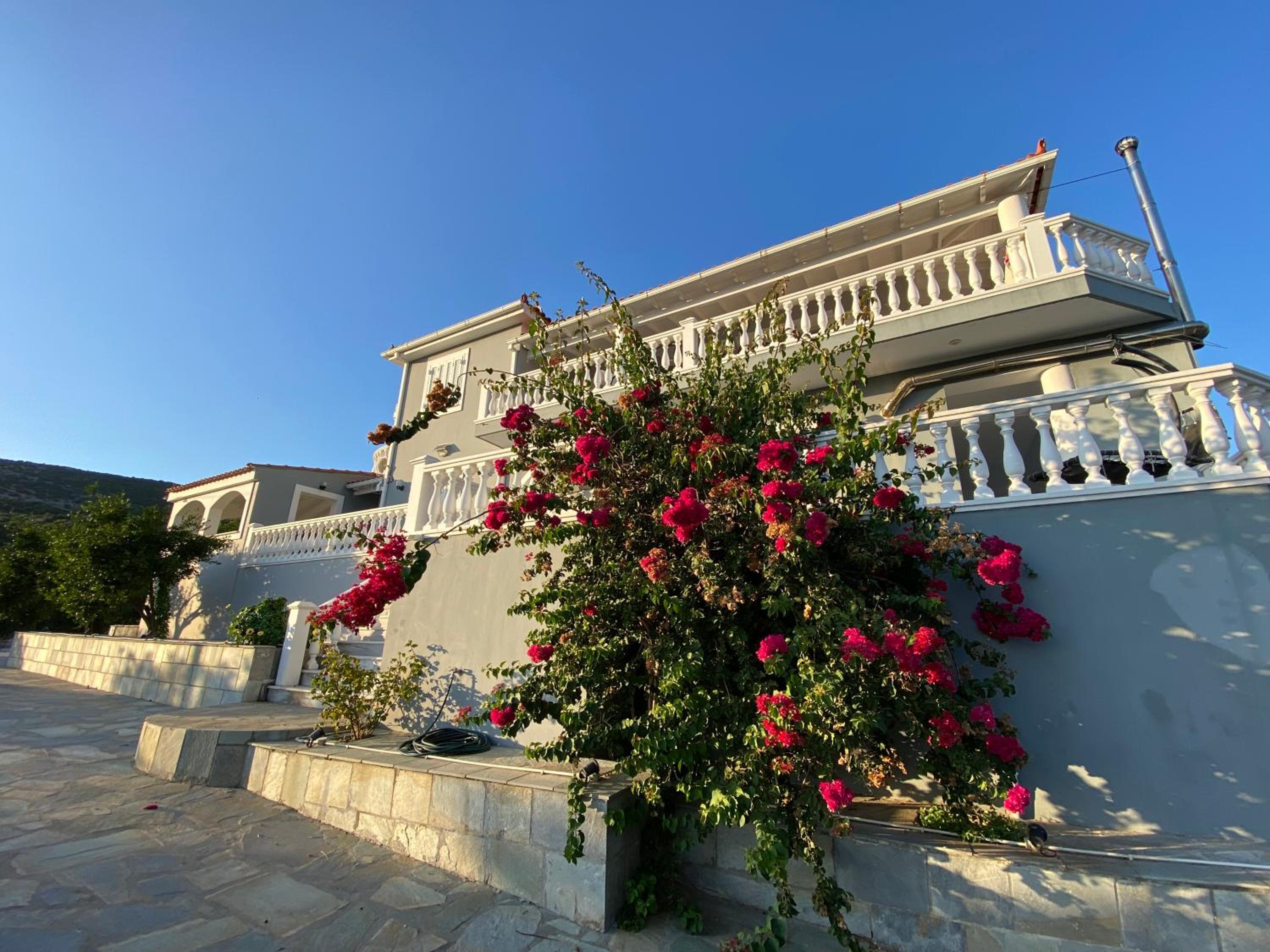 Villa Karras