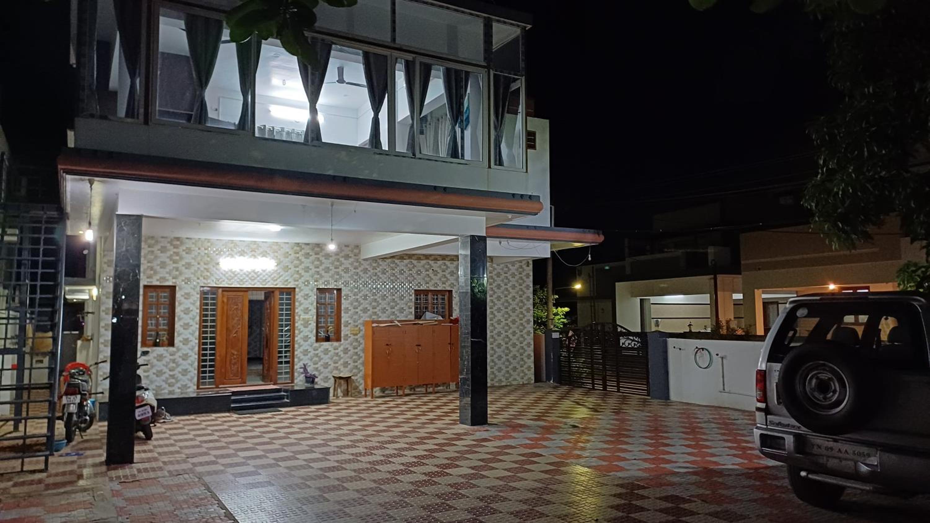 SHI's 4BHK Villa in Pollachi - Mahalingapuram, City center view 2