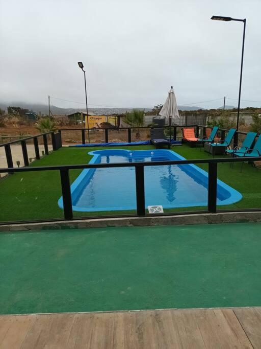 Agradable casa cerca de la playa, piscina internet