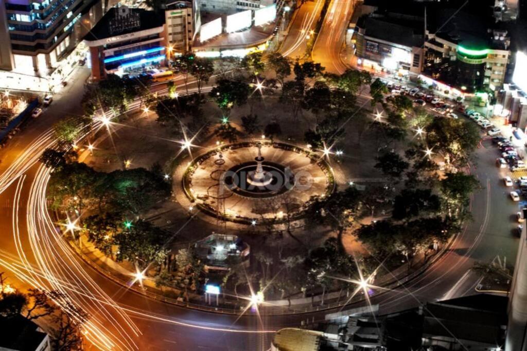 1708 Pool Gym Wi-Fi with Netflix Near Ayala and IT Park