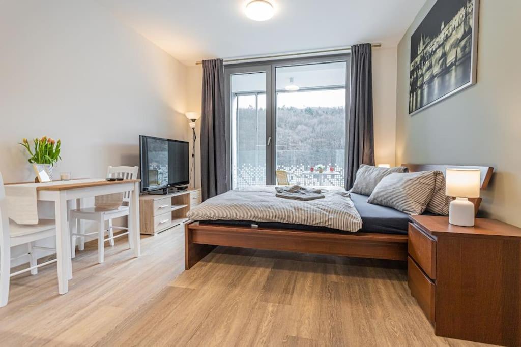 On-site Free Parking, 12 to min Centre, Supermarket