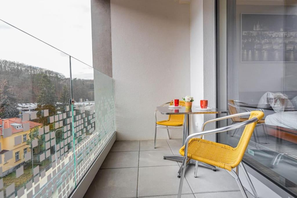 On-site Free Parking, 12 to min Centre, Supermarket