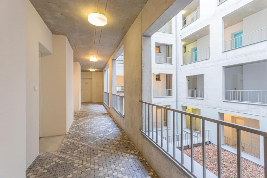 On-site Free Parking, 12 to min Centre, Supermarket