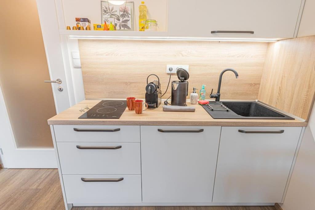On-site Free Parking, 12 to min Centre, Supermarket