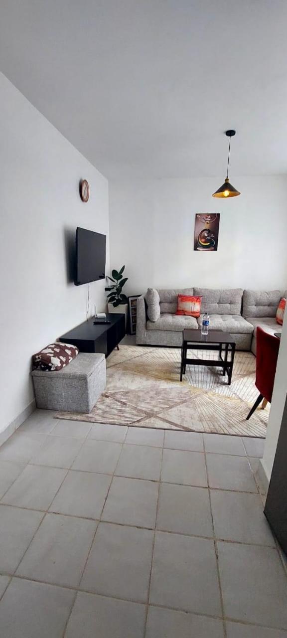 Cosy 1 Bedroom with 2 TVs view 4