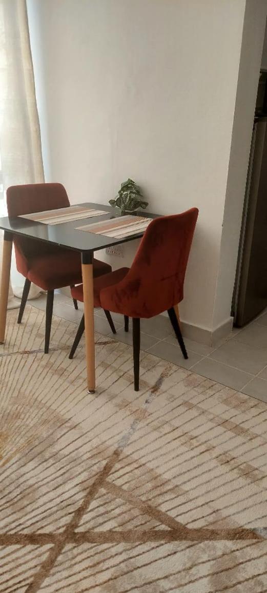 Cosy 1 Bedroom with 2 TVs view 3