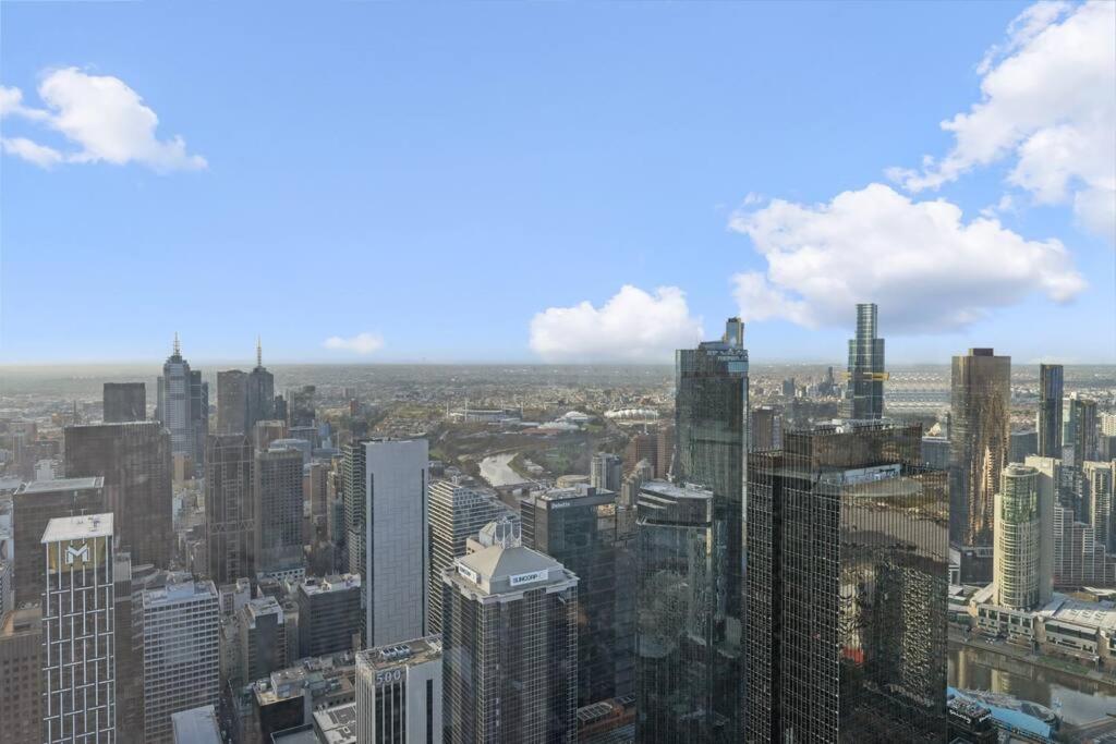 Melbourne City 2BR Apartment