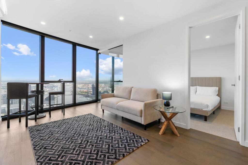 Melbourne City 2BR Apartment
