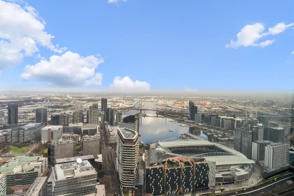 Melbourne City 2BR Apartment