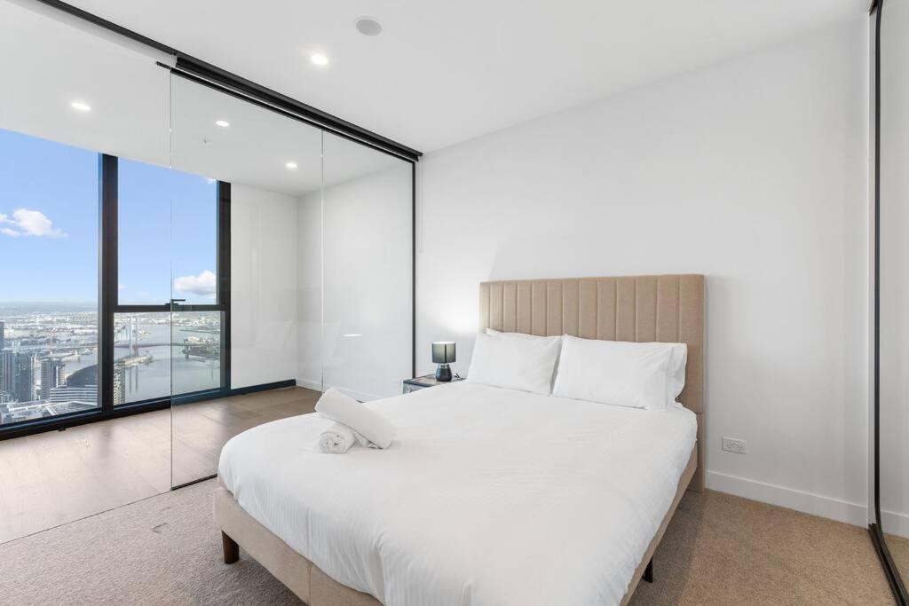 Melbourne City 2BR Apartment