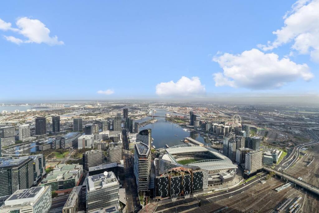 Melbourne City 2BR Apartment