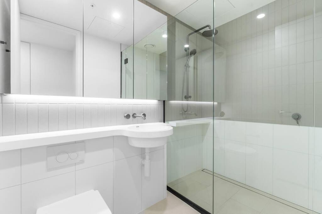 Melbourne City 2BR Apartment