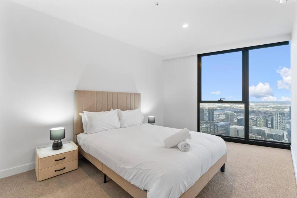 Melbourne City 2BR Apartment