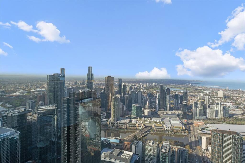 Melbourne City 2BR Apartment
