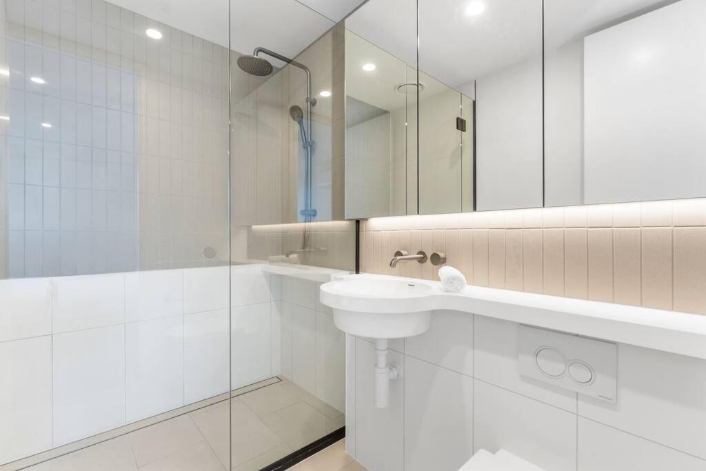 Melbourne City 2BR Apartment
