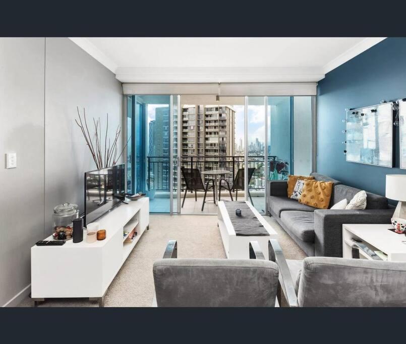 Modern 2-Bedroom Gold Coast Retreat