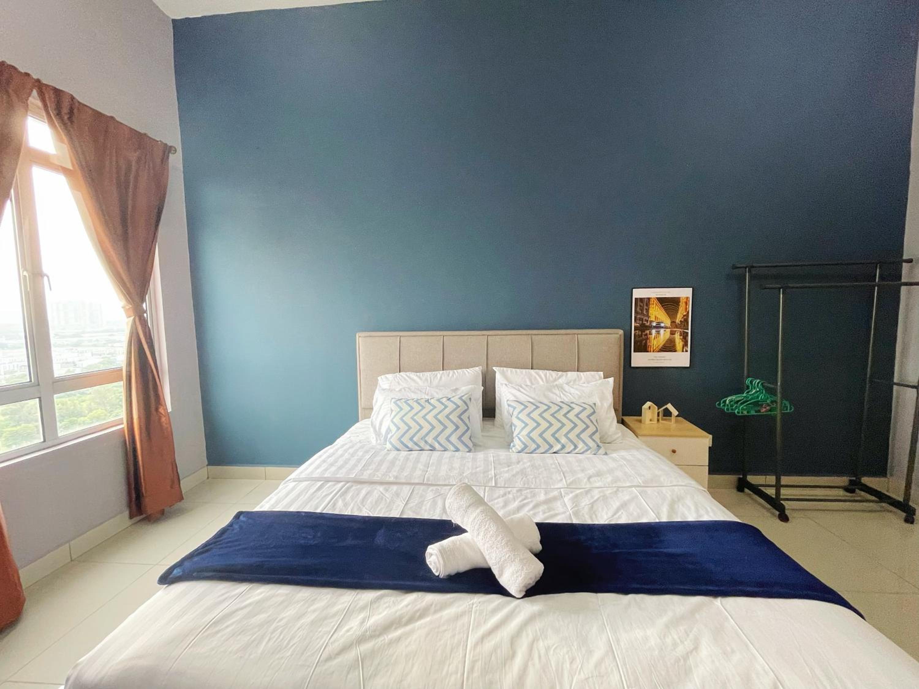 Mount Austin 2-4pax 5min Ikea Toppen Aeon Tebrau