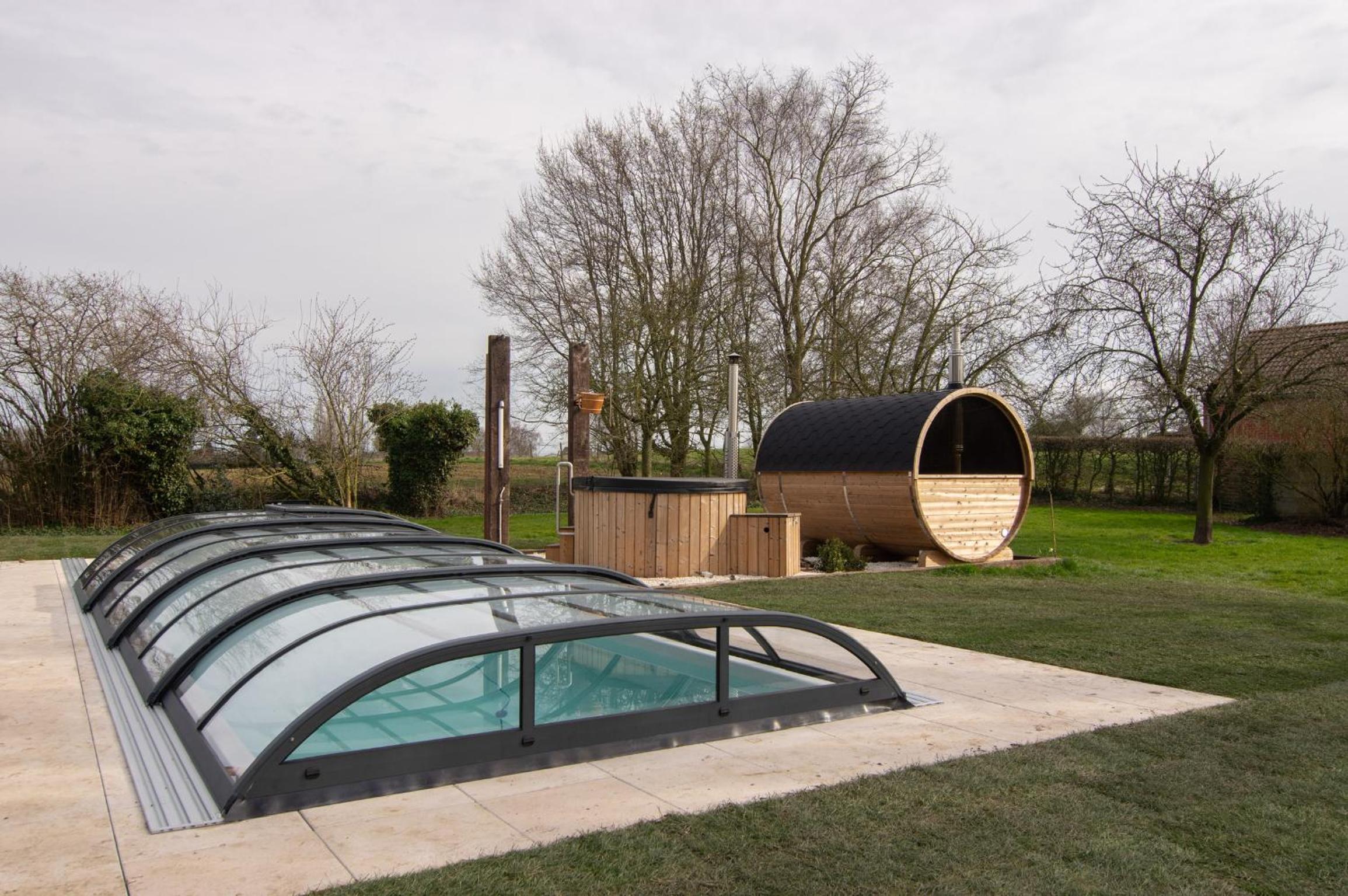 Vakantiewoning L'Eau Tendre in Ellezelles, met wellness en buitenzwembad met overkapping