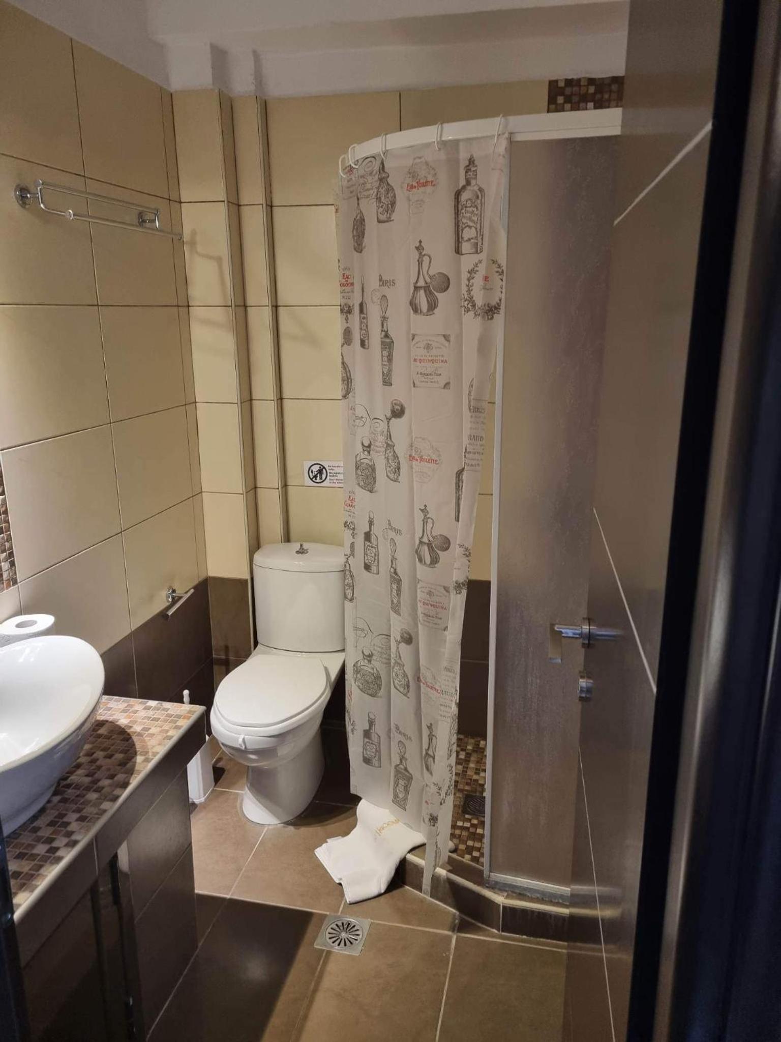 Family Rooms - Property Image 8