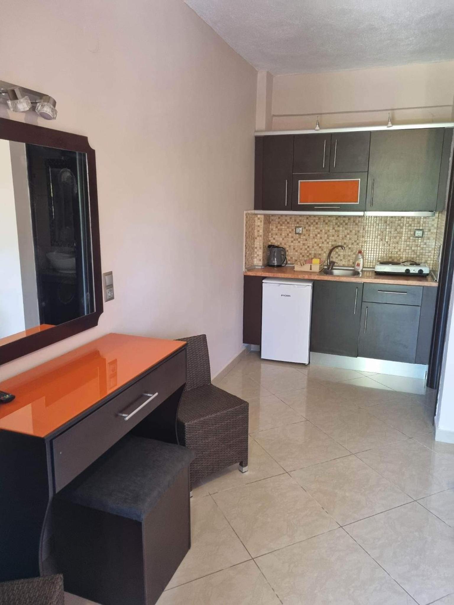 Family Rooms - Property Image 4