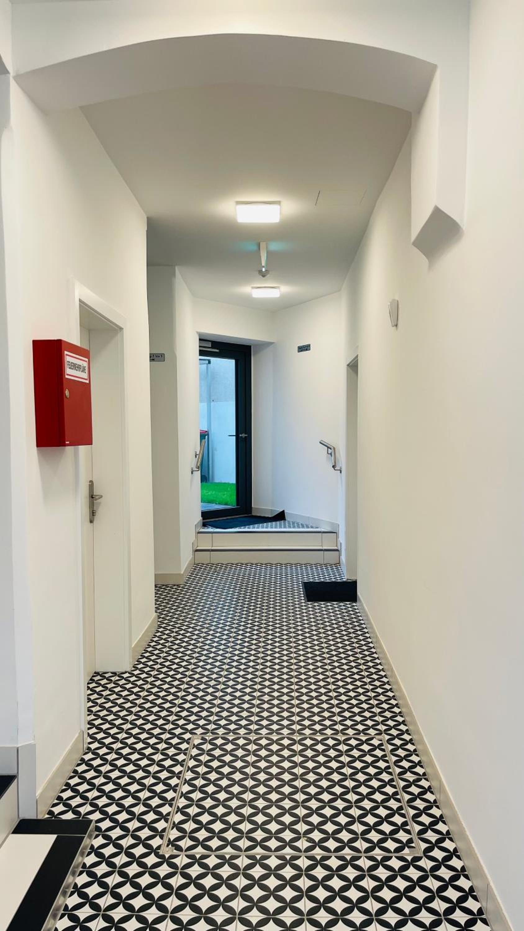Spacious Penthouse Apartment - 4 rooms for up to 10 guests - contactless check-in