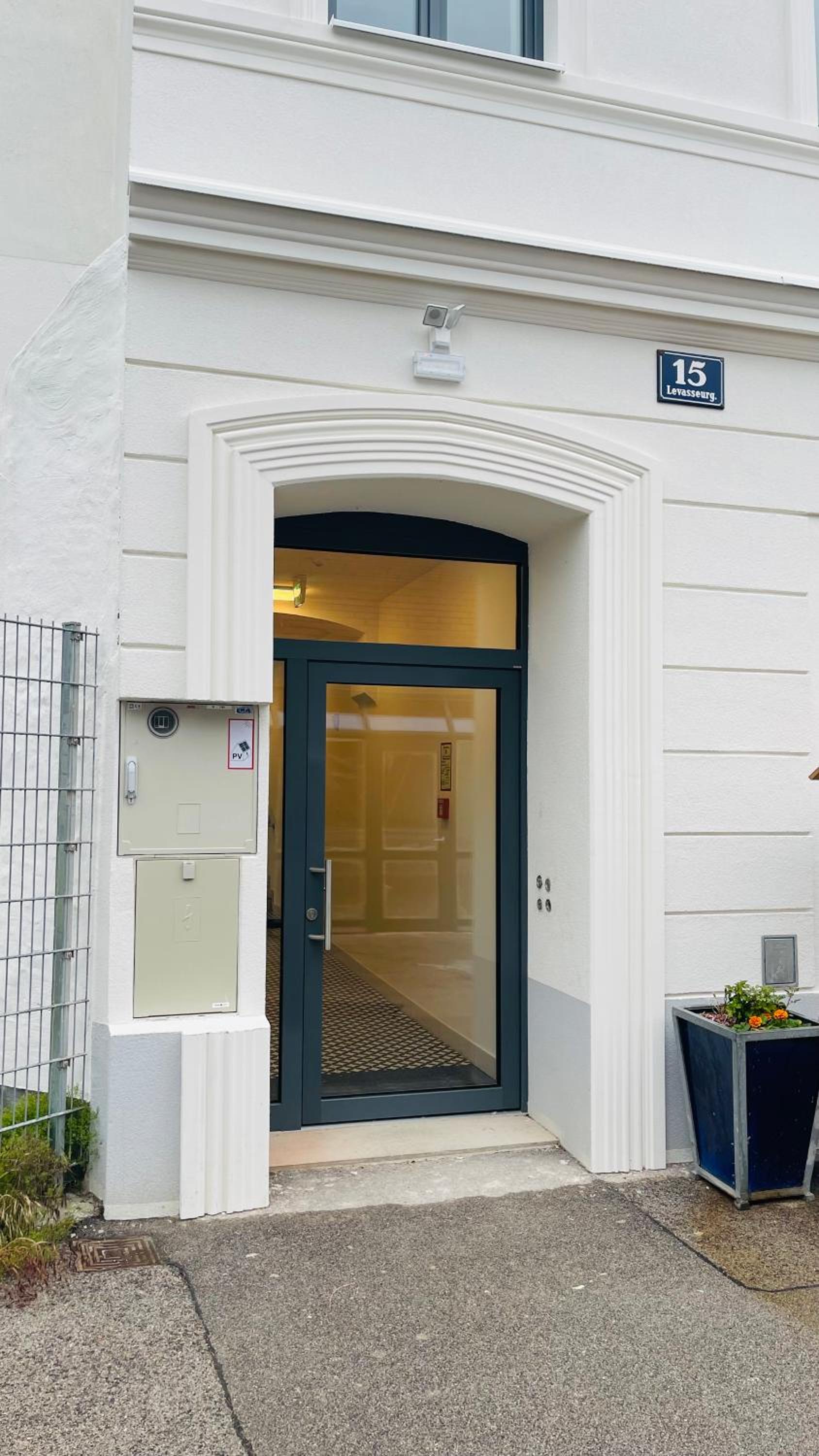 Spacious Penthouse Apartment - 4 rooms for up to 10 guests - contactless check-in