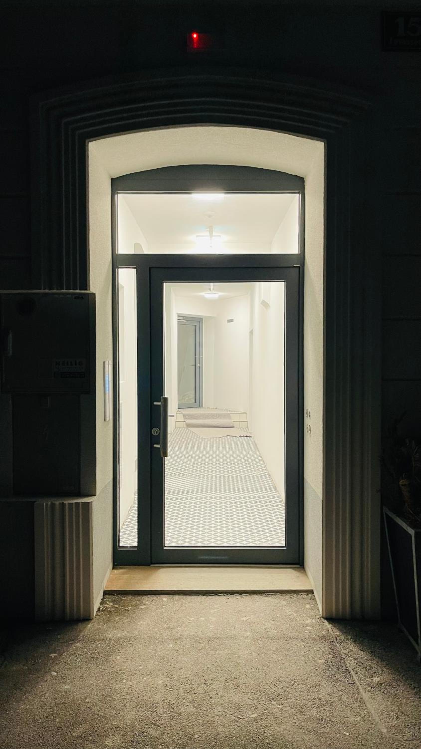 Spacious Penthouse Apartment - 4 rooms for up to 10 guests - contactless check-in