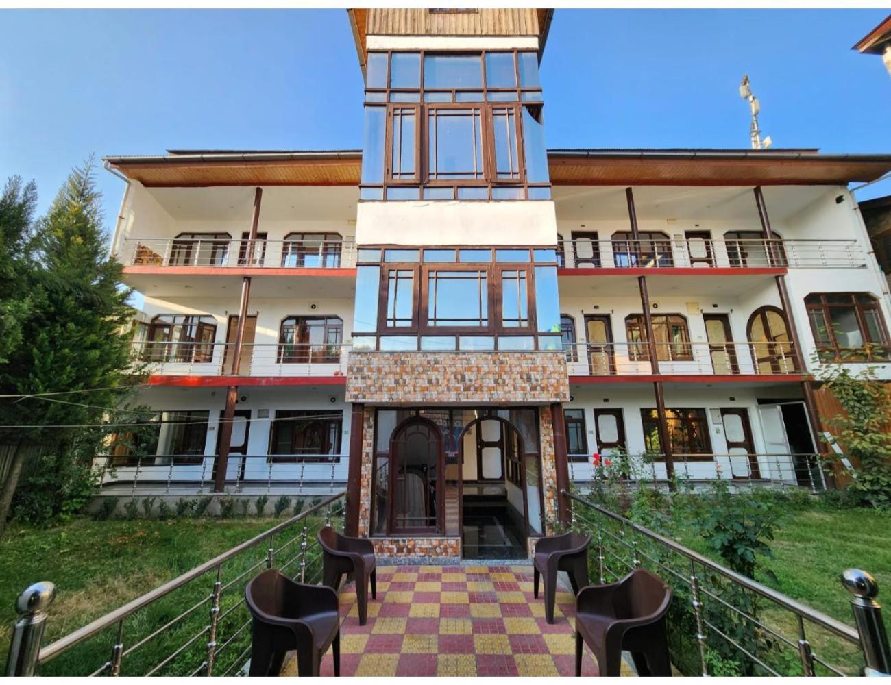 Hotel Junaid, Srinagar view 5