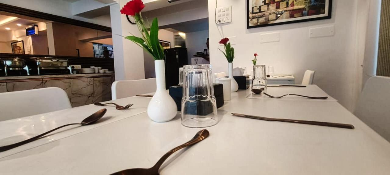 White House by Maxxvalue Service Apartments Bandra view 2