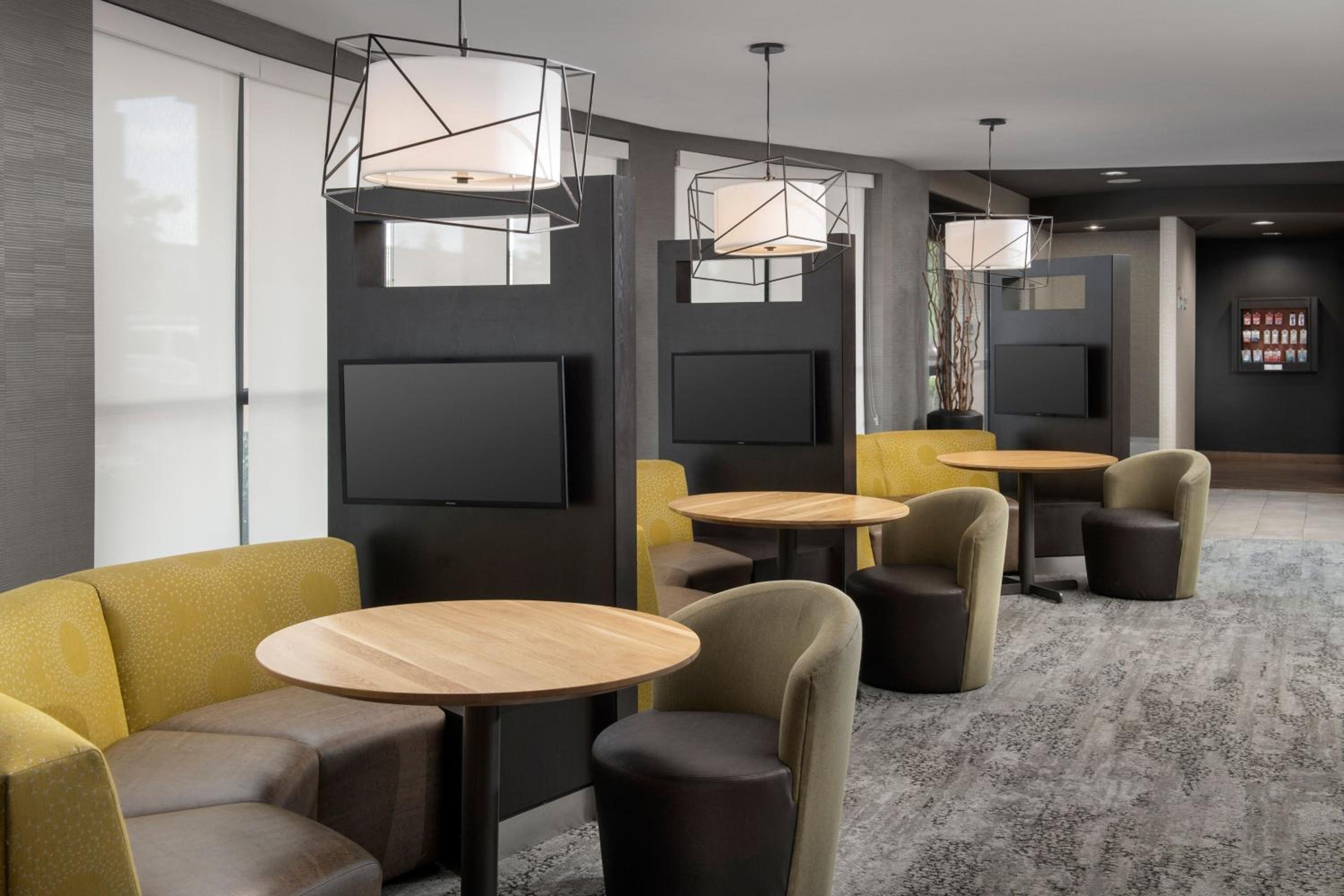 Chico Vacations - Courtyard Chico - Property Image 6