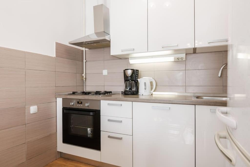 Sweet holiday apartment in the city center view 5