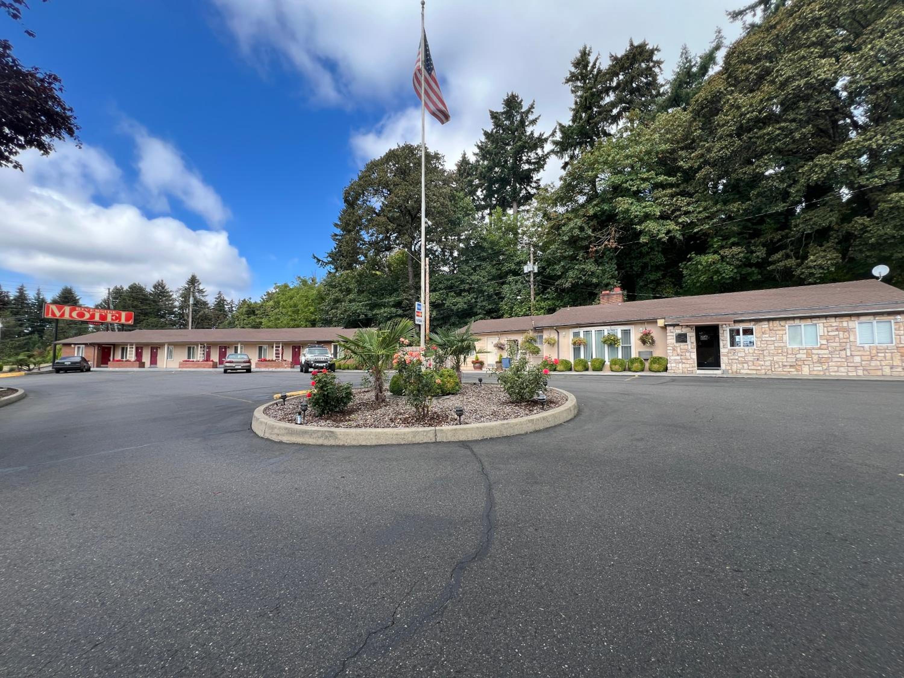 Hotel Riverside Motel - Image 1