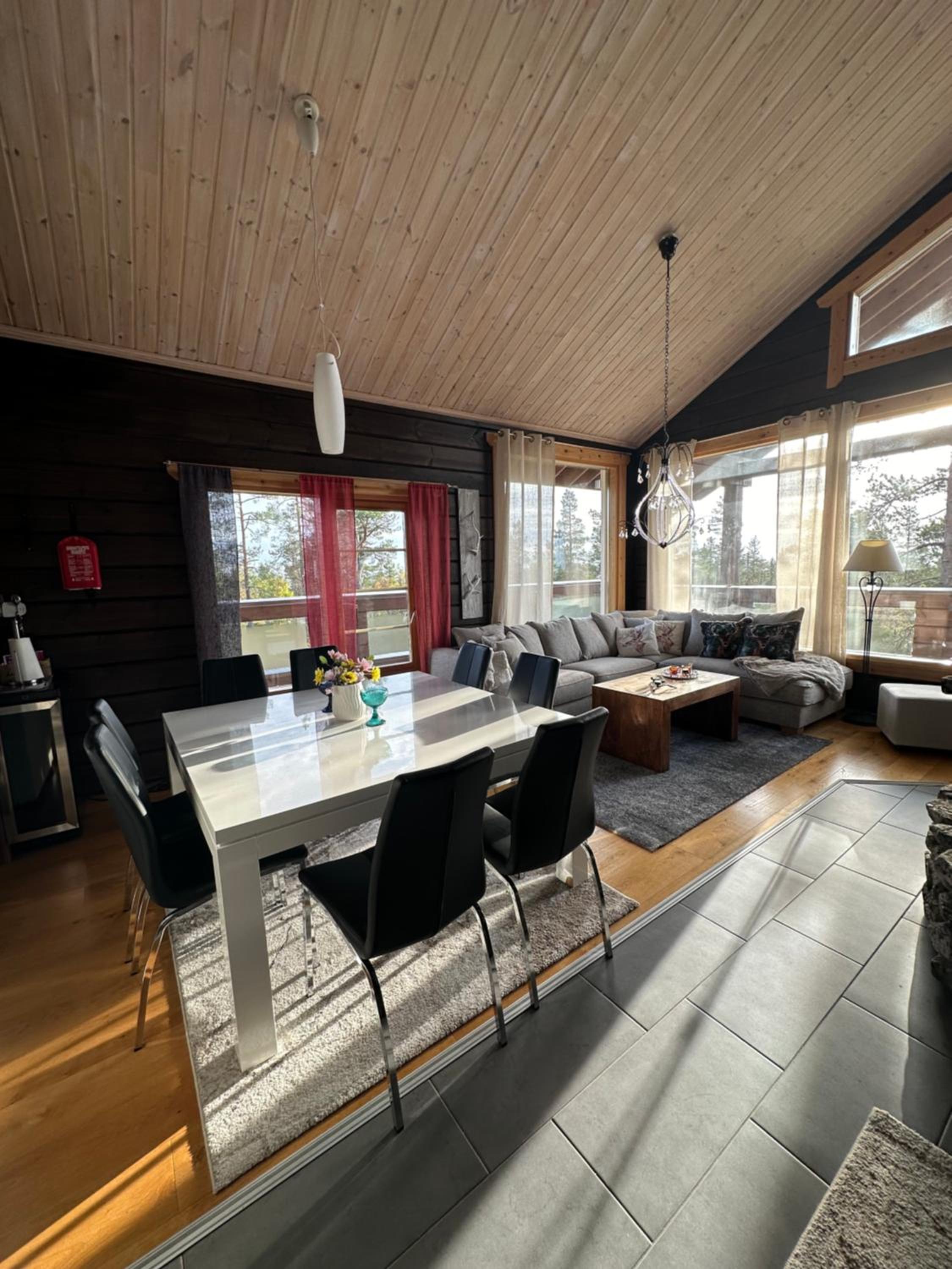 Villa Utsuntuisku view 3