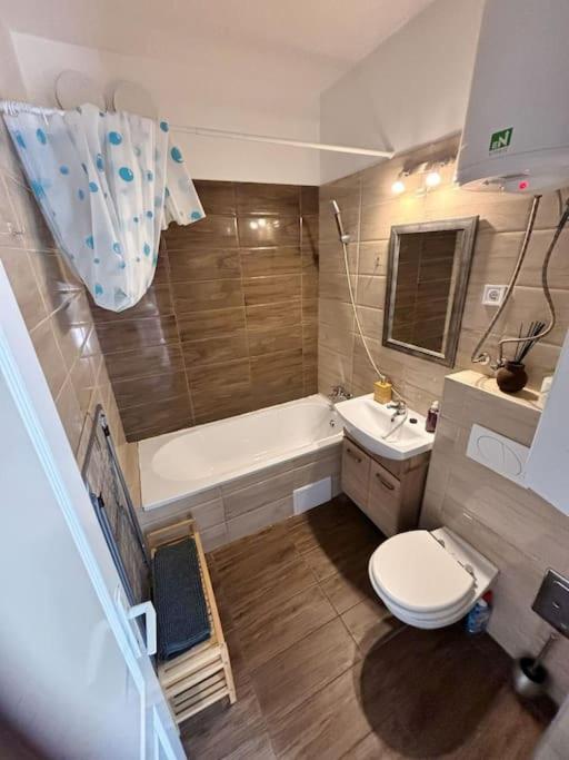 Quiet cabin in city center