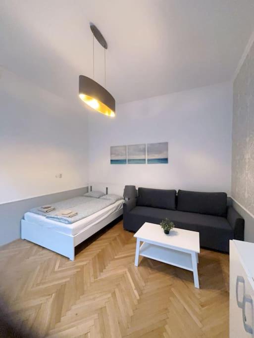 Quiet cabin in city center