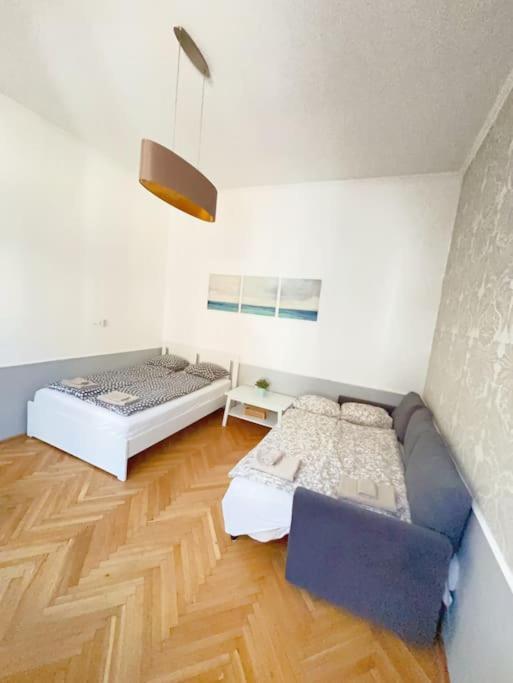 Quiet cabin in city center