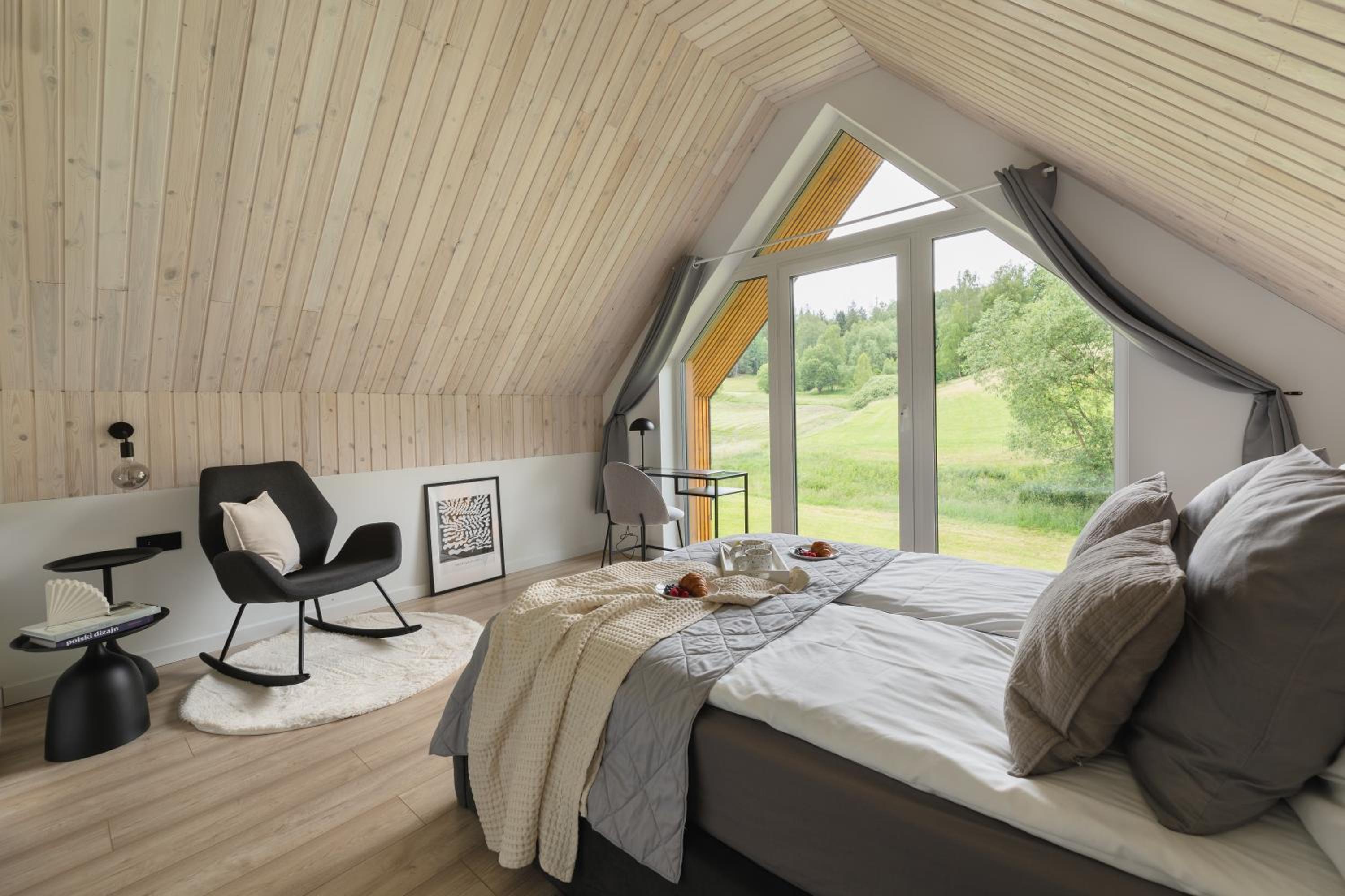 Hill & Chill Kudowa Zdrój - nowoczesne stodoły ze strefą SPA, balia, sauna