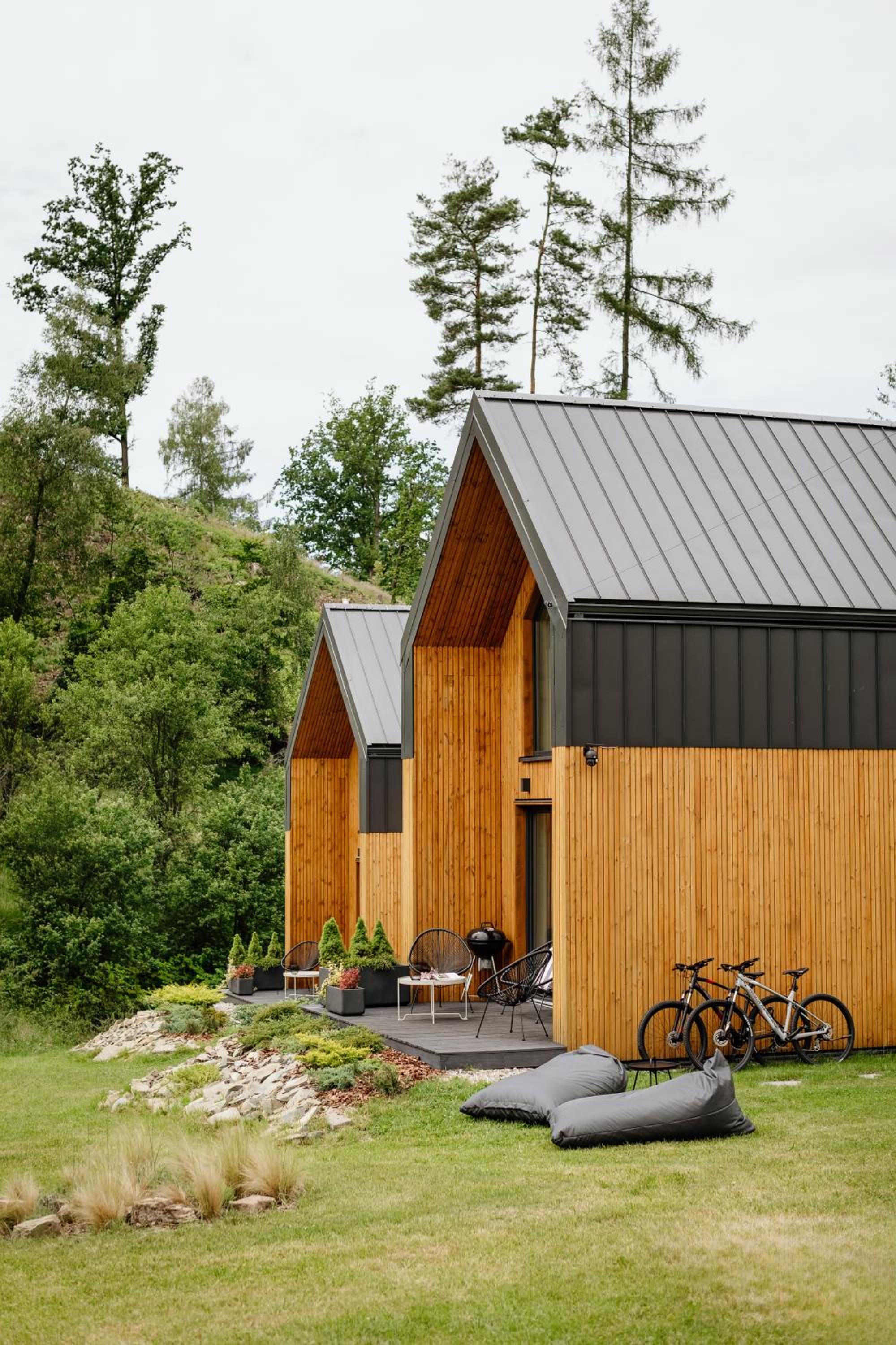 Hill & Chill Kudowa Zdrój - nowoczesne stodoły ze strefą SPA, balia, sauna