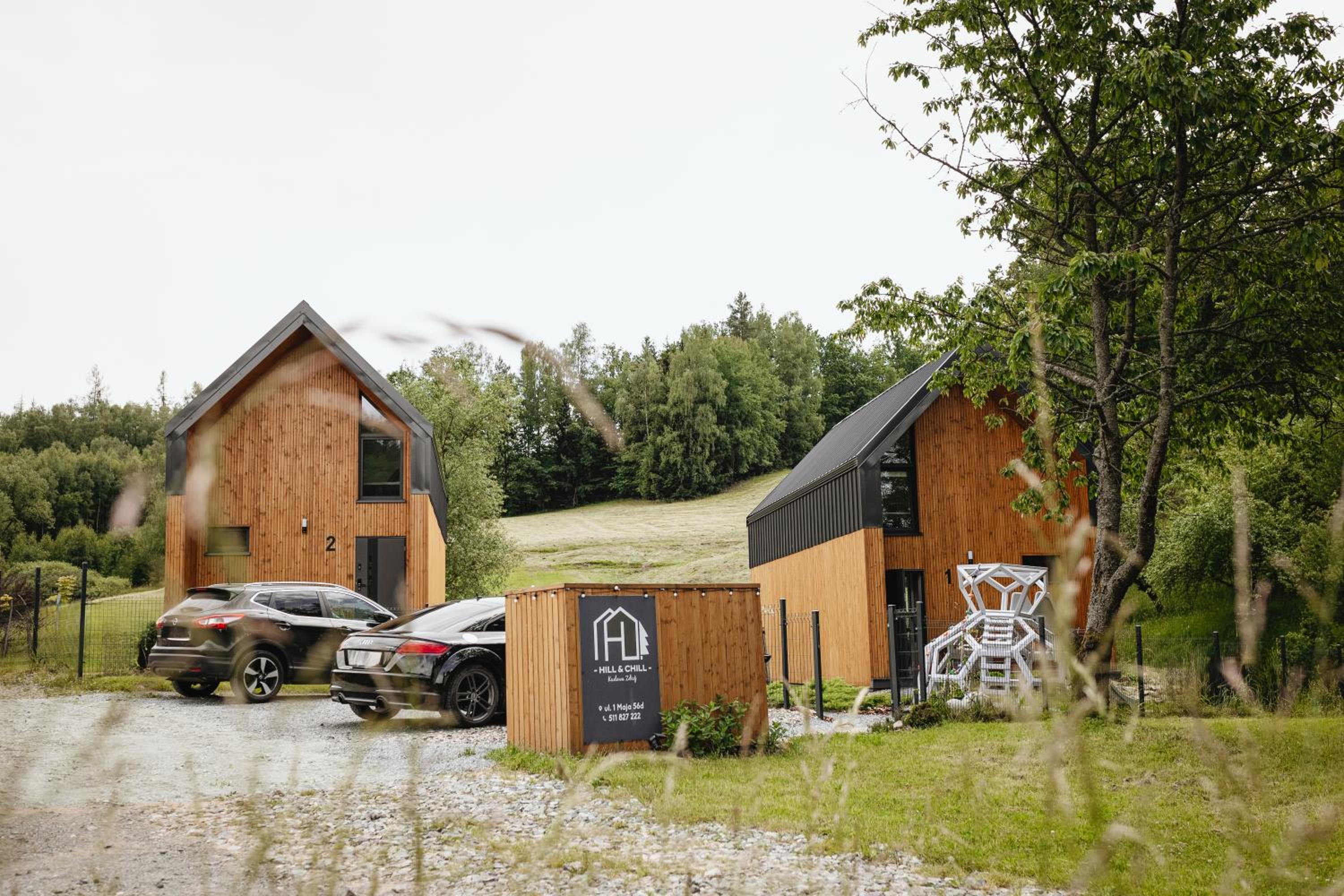 Hill & Chill Kudowa Zdrój - nowoczesne stodoły ze strefą SPA, balia, sauna