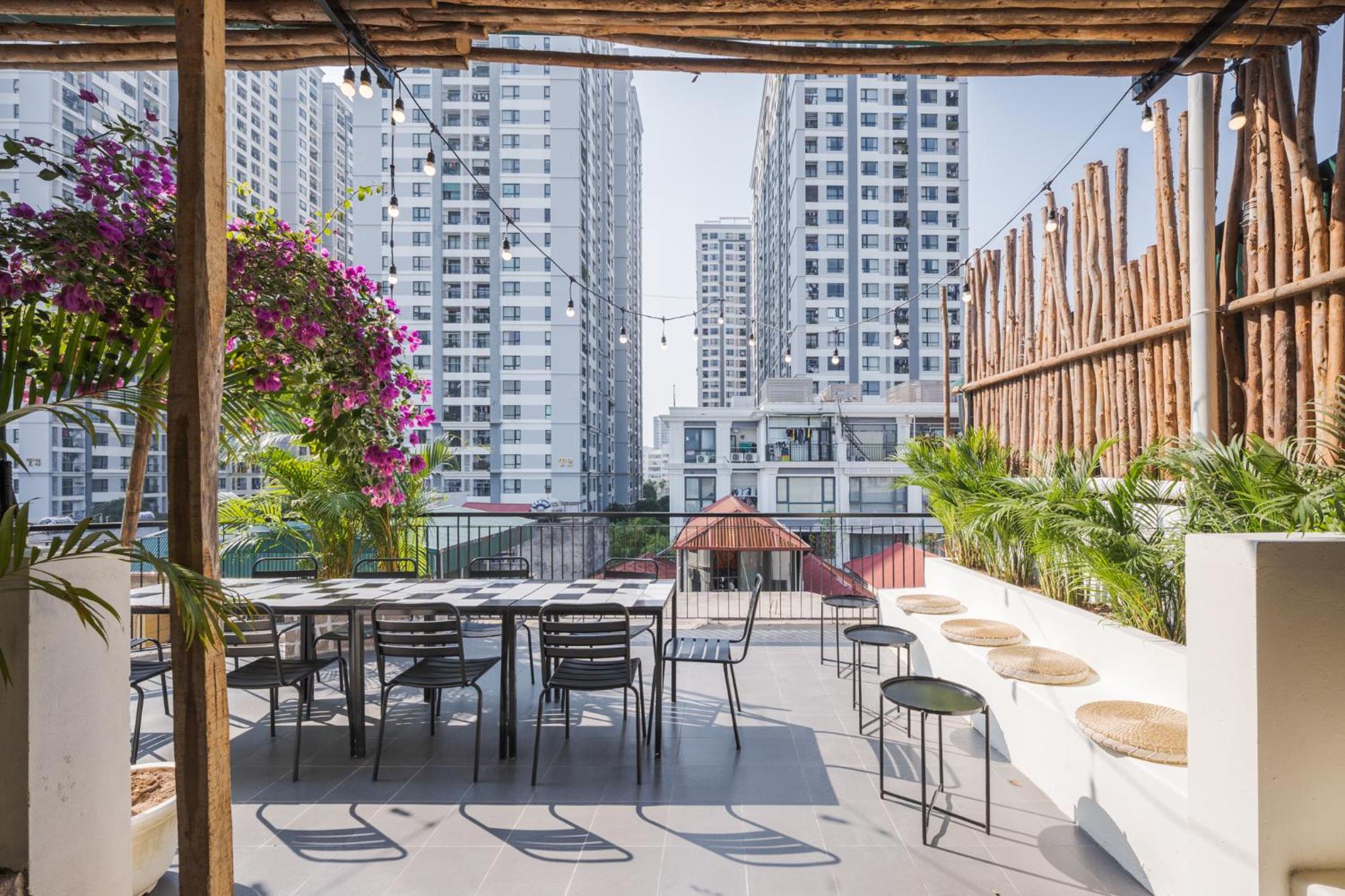MODERN VILLA - Rooftop - Sky View - Egg Coffee Class