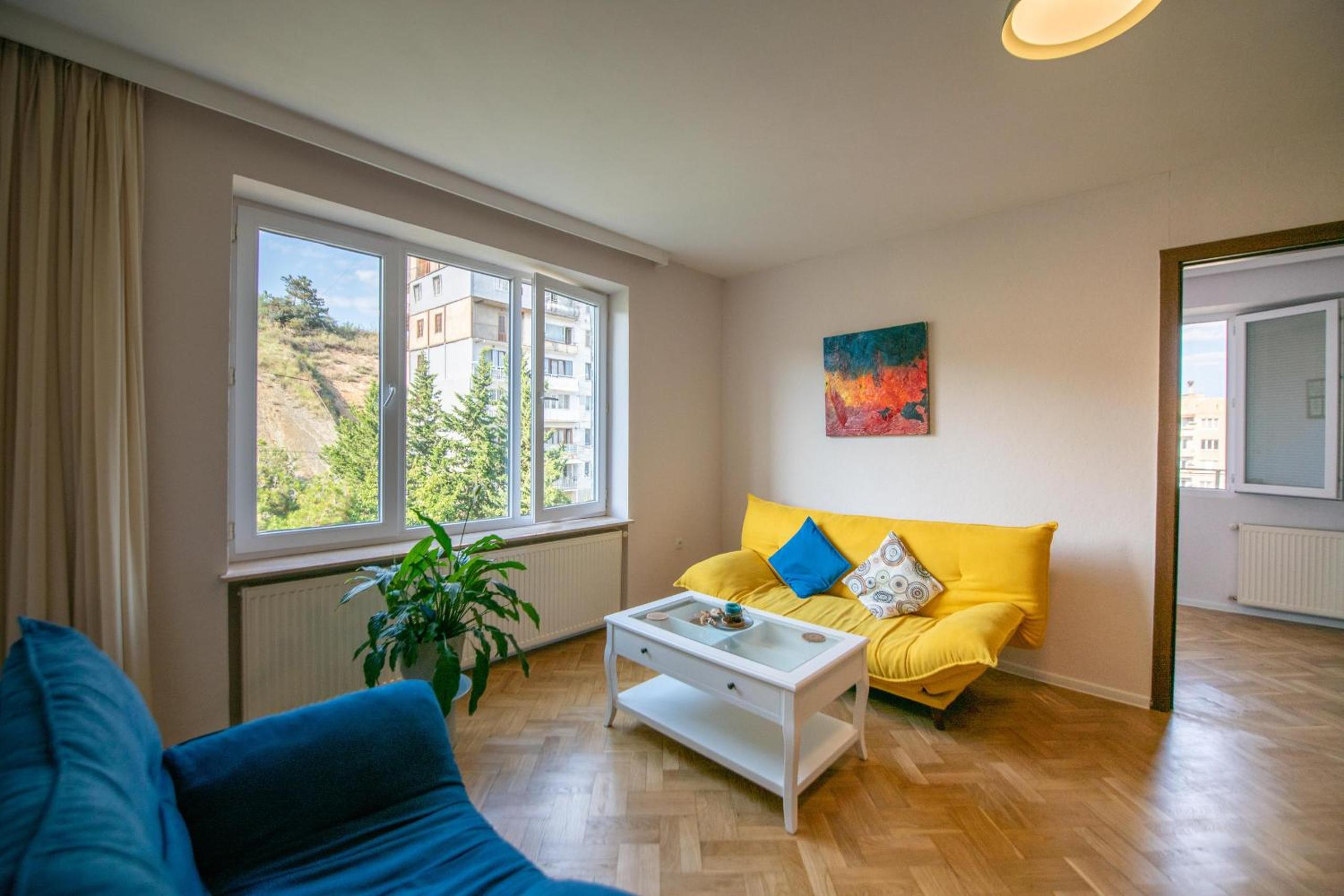 Starfall Sky Apartment