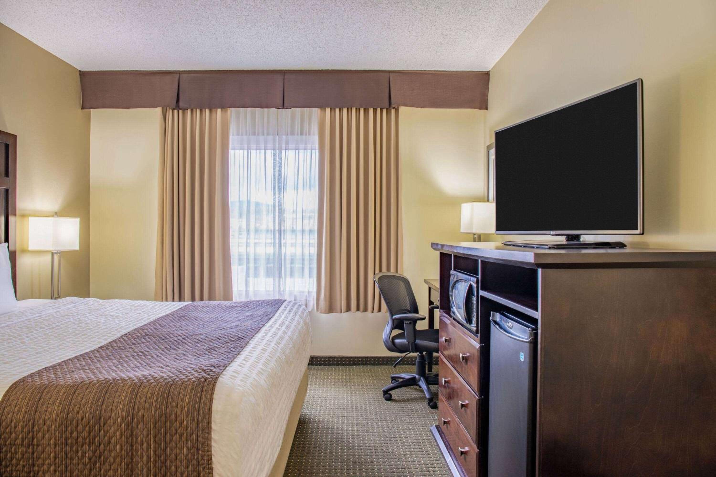 Cranbrook Vacations - Days Inn by Wyndham Cranbrook Conference Centre - Property Image 9