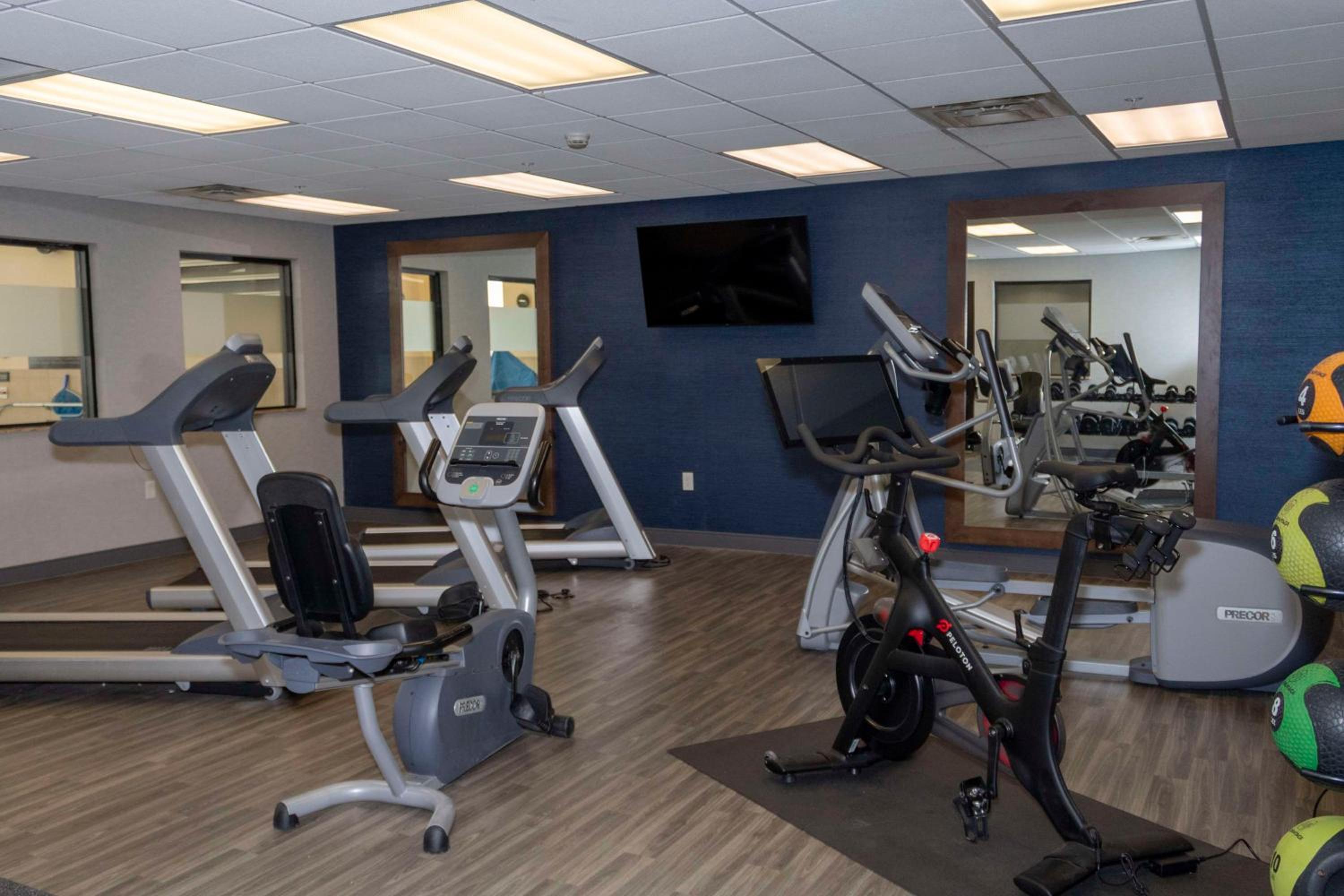 Riverton Vacations - Hampton Inn  Suites Riverton - Property Image 11