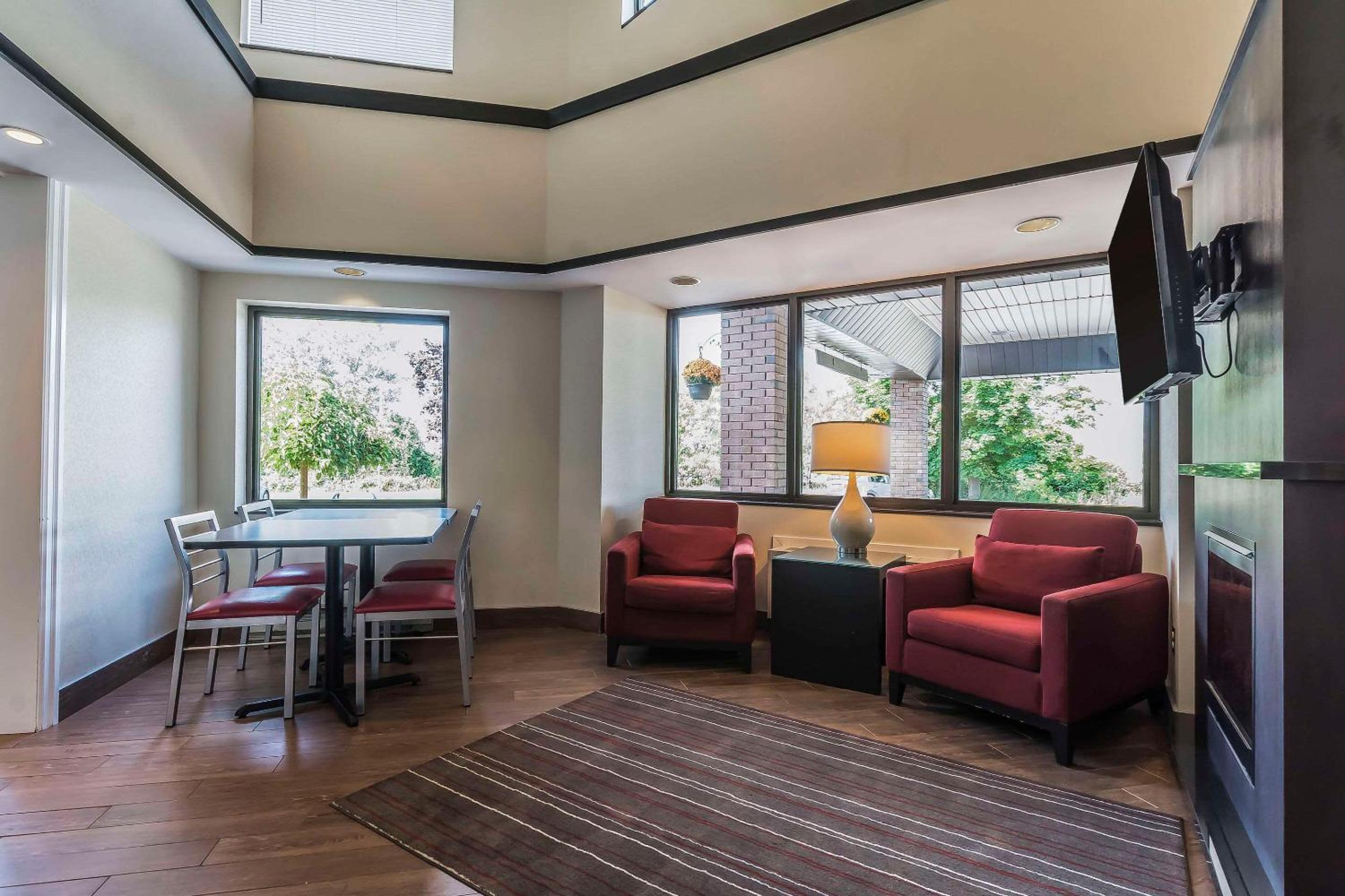Comfort Inn Cobourg - Port Hope view 5