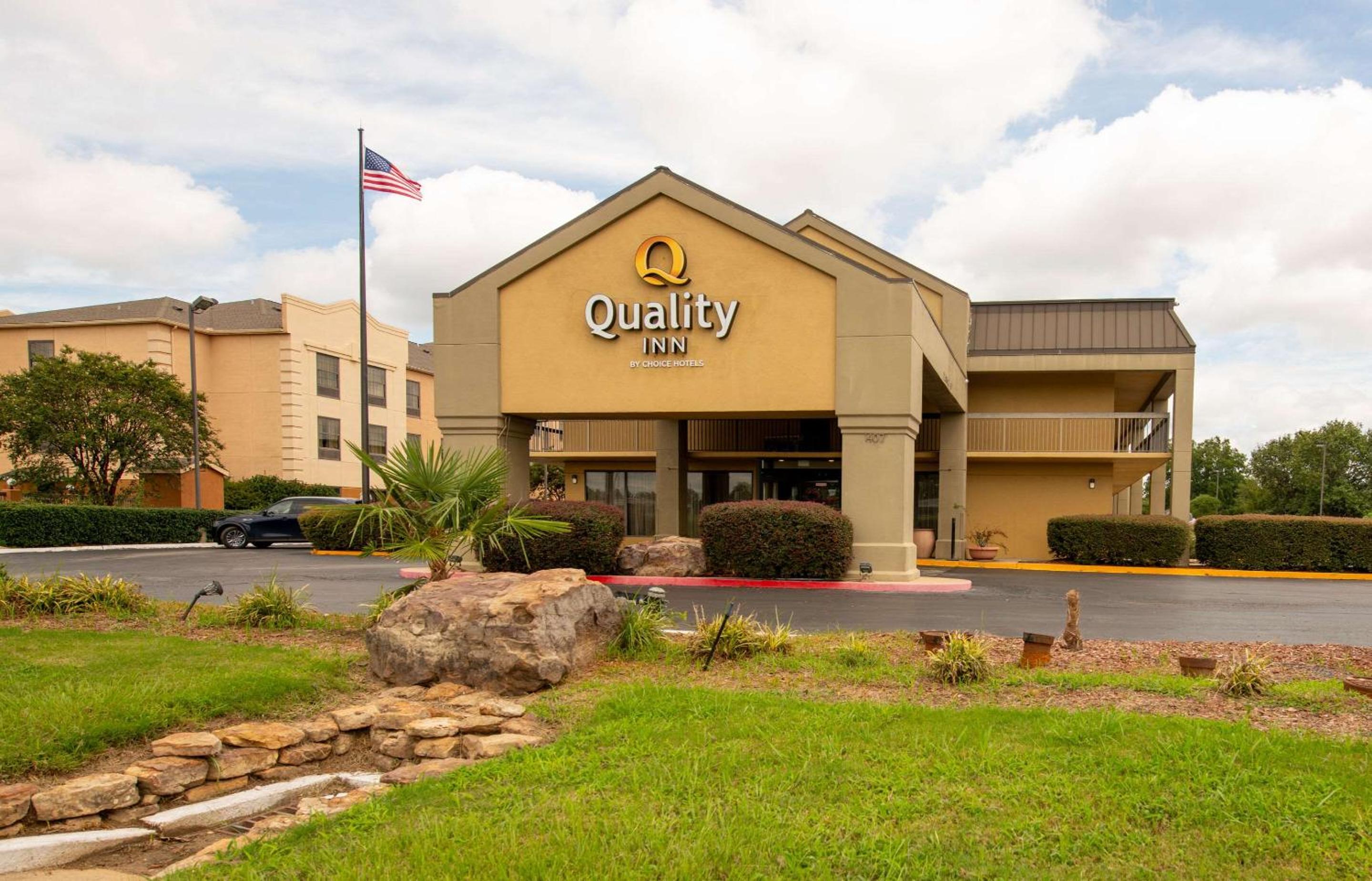 Monroe Vacations - Quality Inn Monroe - Property Image 1