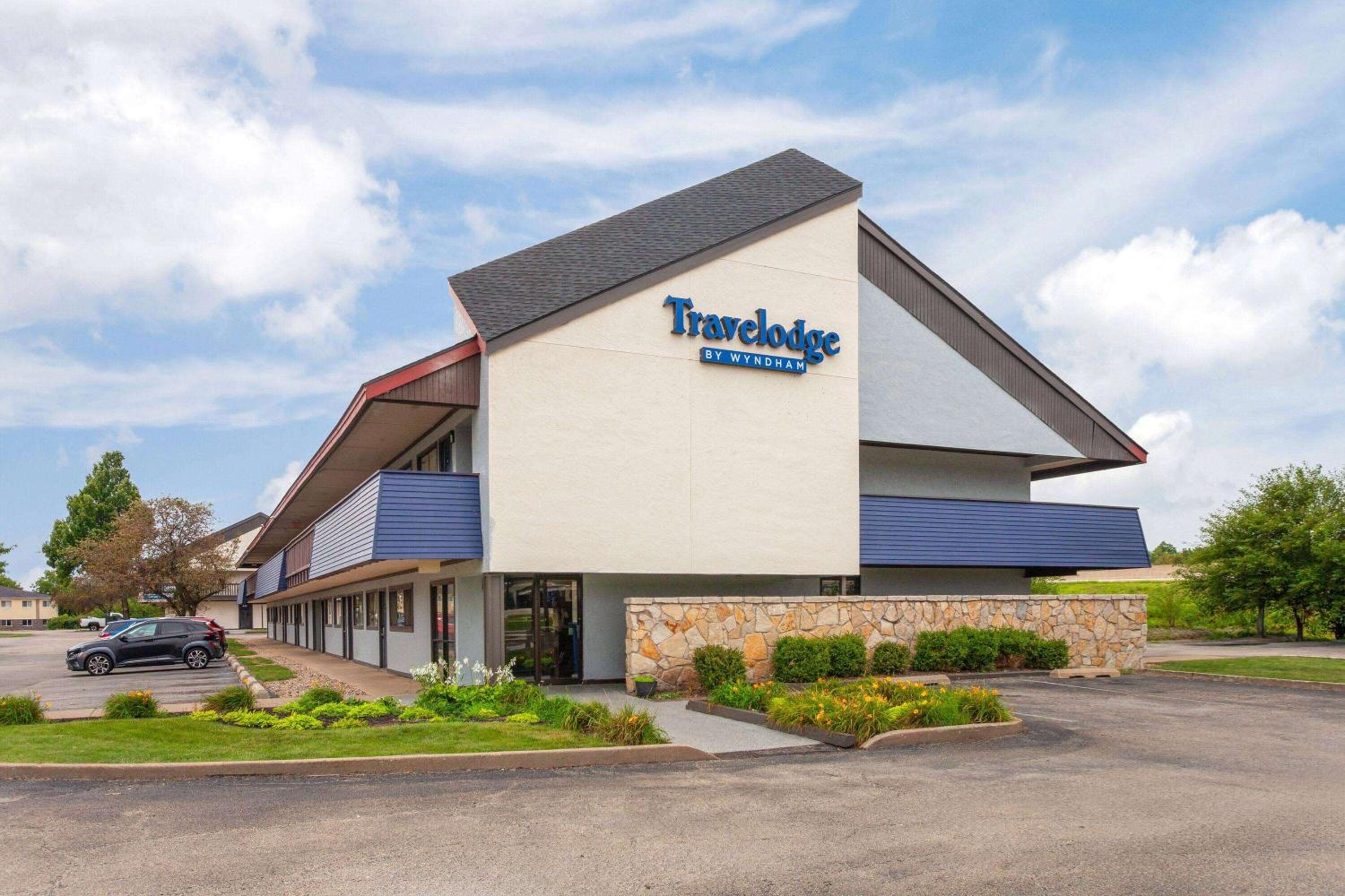 Hotel Travelodge by Wyndham Peoria - Image 1