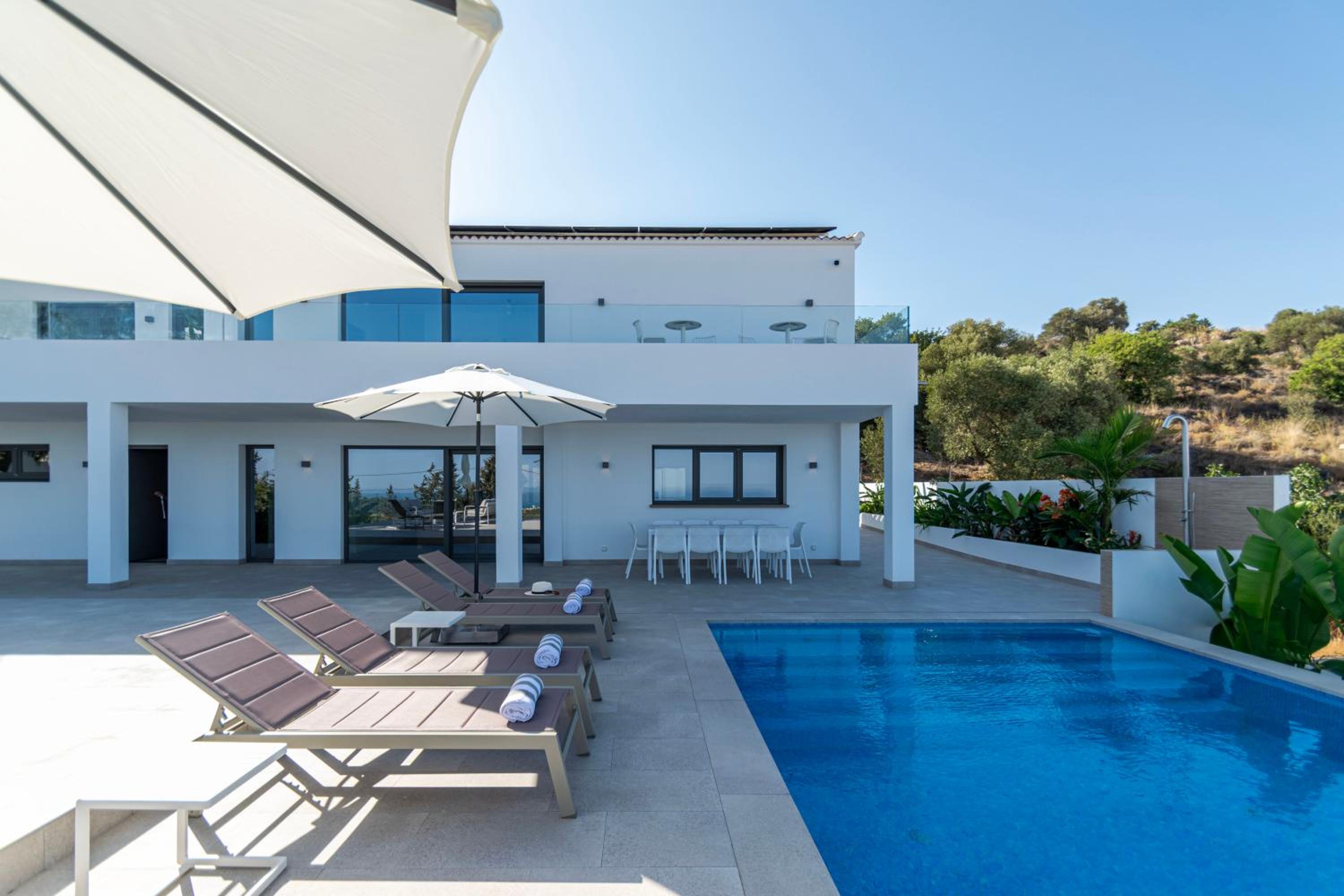 Happyplace Malaga - Villa with Panoramic Sea View Heated Infinity Saltwater Pool photo 2
